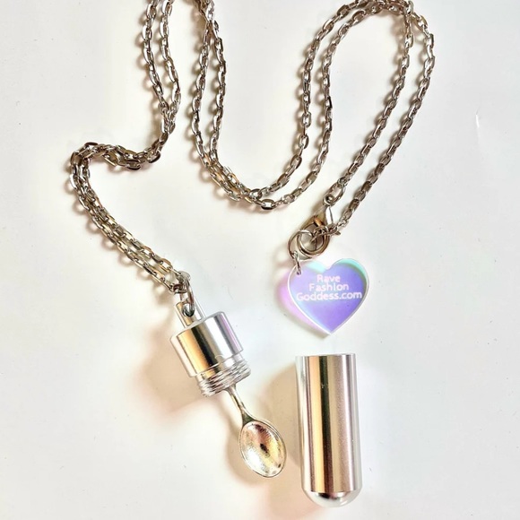 Vial necklace with spoon snuff container pill case - Picture 2 of 6